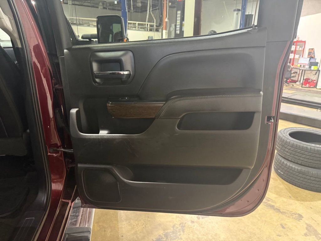 Used 2017 GMC Sierra 2500 Denali w/ Duramax Plus Package AWD/4WD image 35