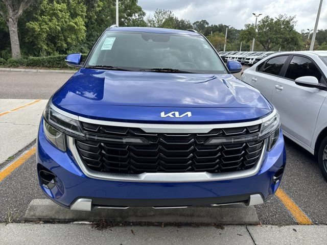 Used 2024 Kia Seltos S AWD/4WD image 2