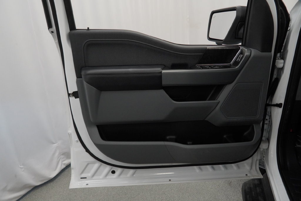Used 2022 Ford F150 Lightning XLT AWD/4WD image 36