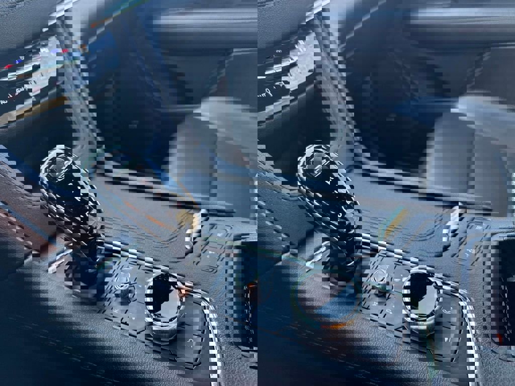 Certified 2024 Cadillac XT5 Premium Luxury image 11