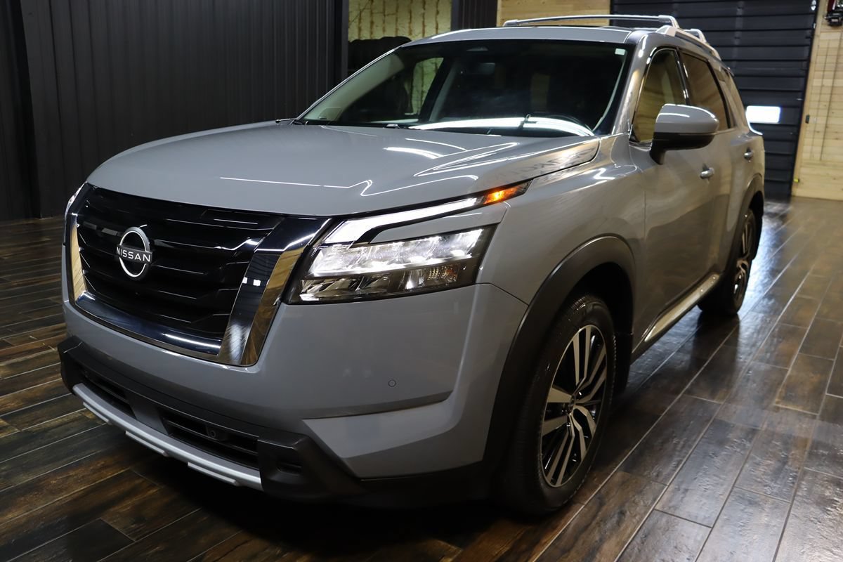 Used 2025 Nissan Pathfinder Platinum w/ Cargo Package AWD/4WD image 6