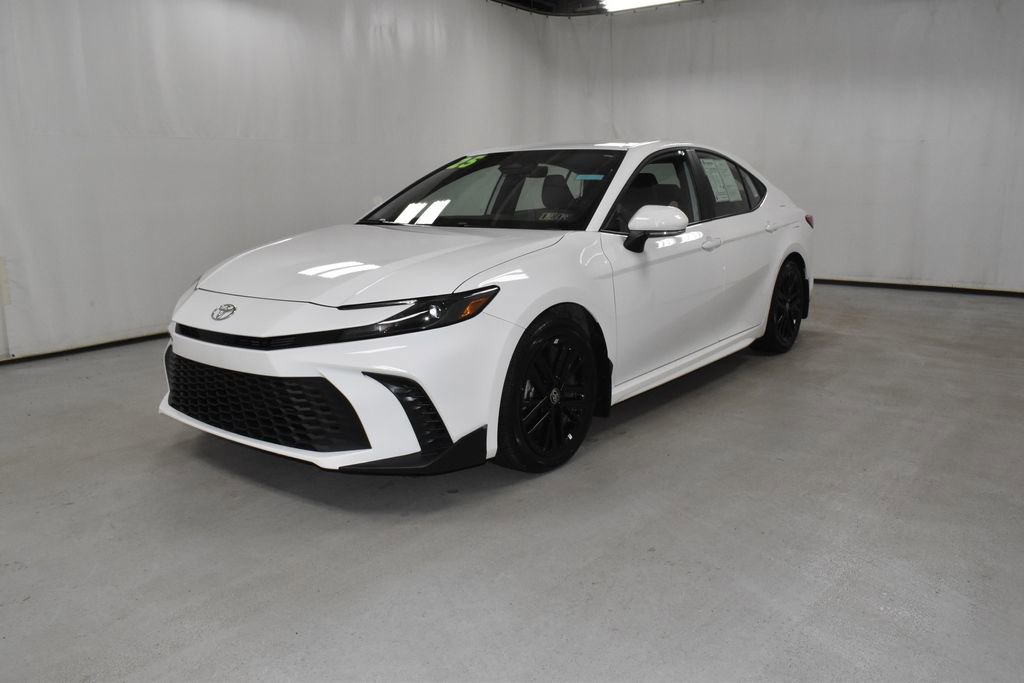 Certified 2025 Toyota Camry SE image 2