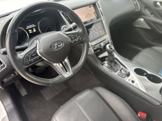 Used 2021 INFINITI Q60 3.0t Luxe w/ Essential Package image 12