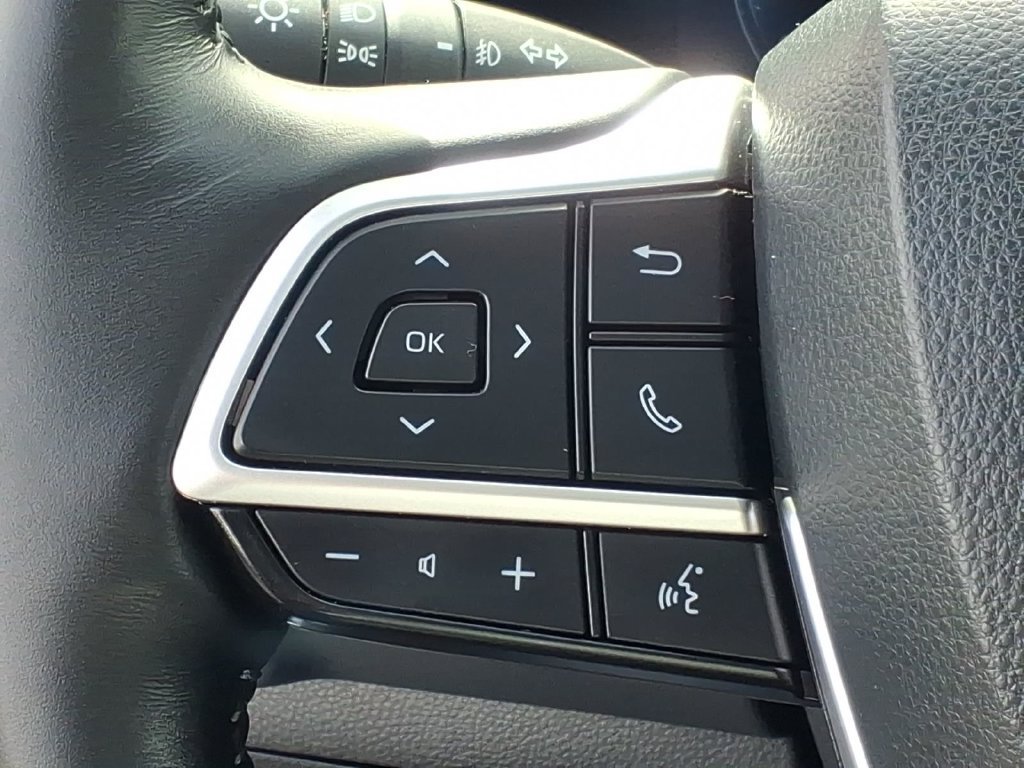 Used 2023 Toyota Highlander Platinum AWD/4WD image 12