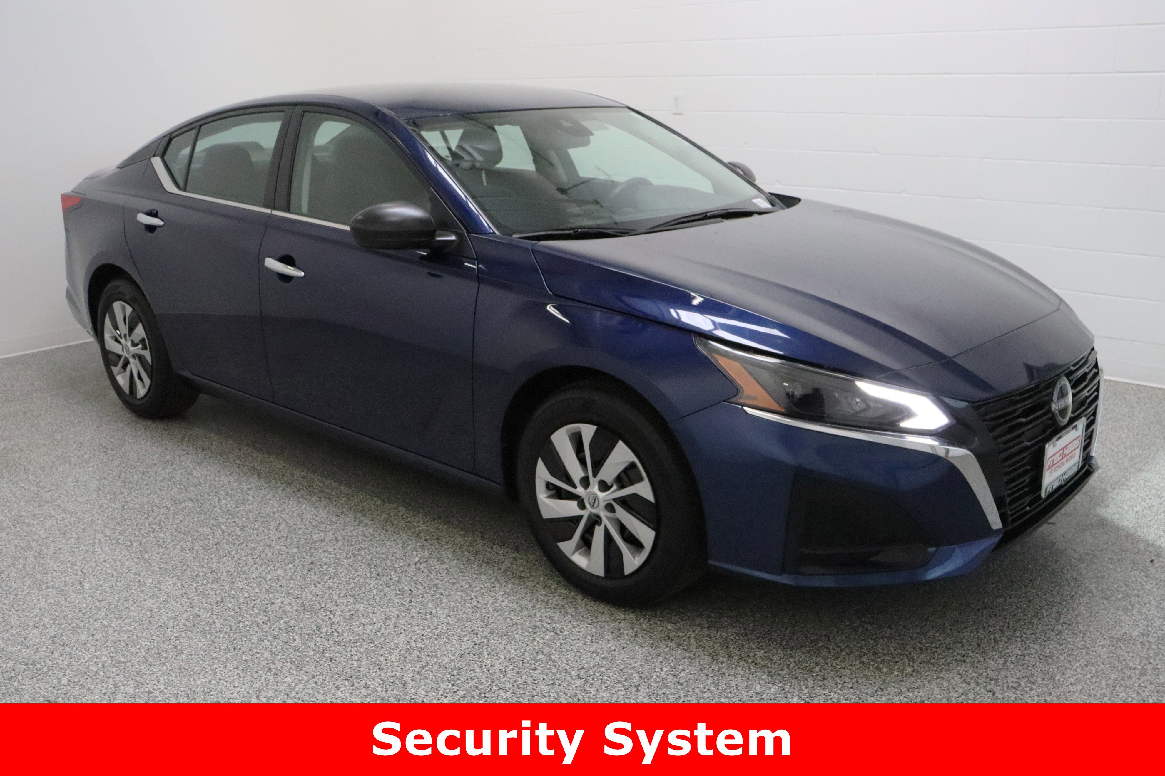 Used 2024 Nissan Altima 2.5 S image 4