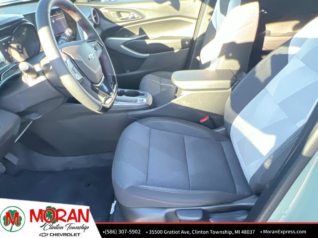 Certified 2024 Chevrolet Trax RS w/ Driver Confidence Package FWD image 17