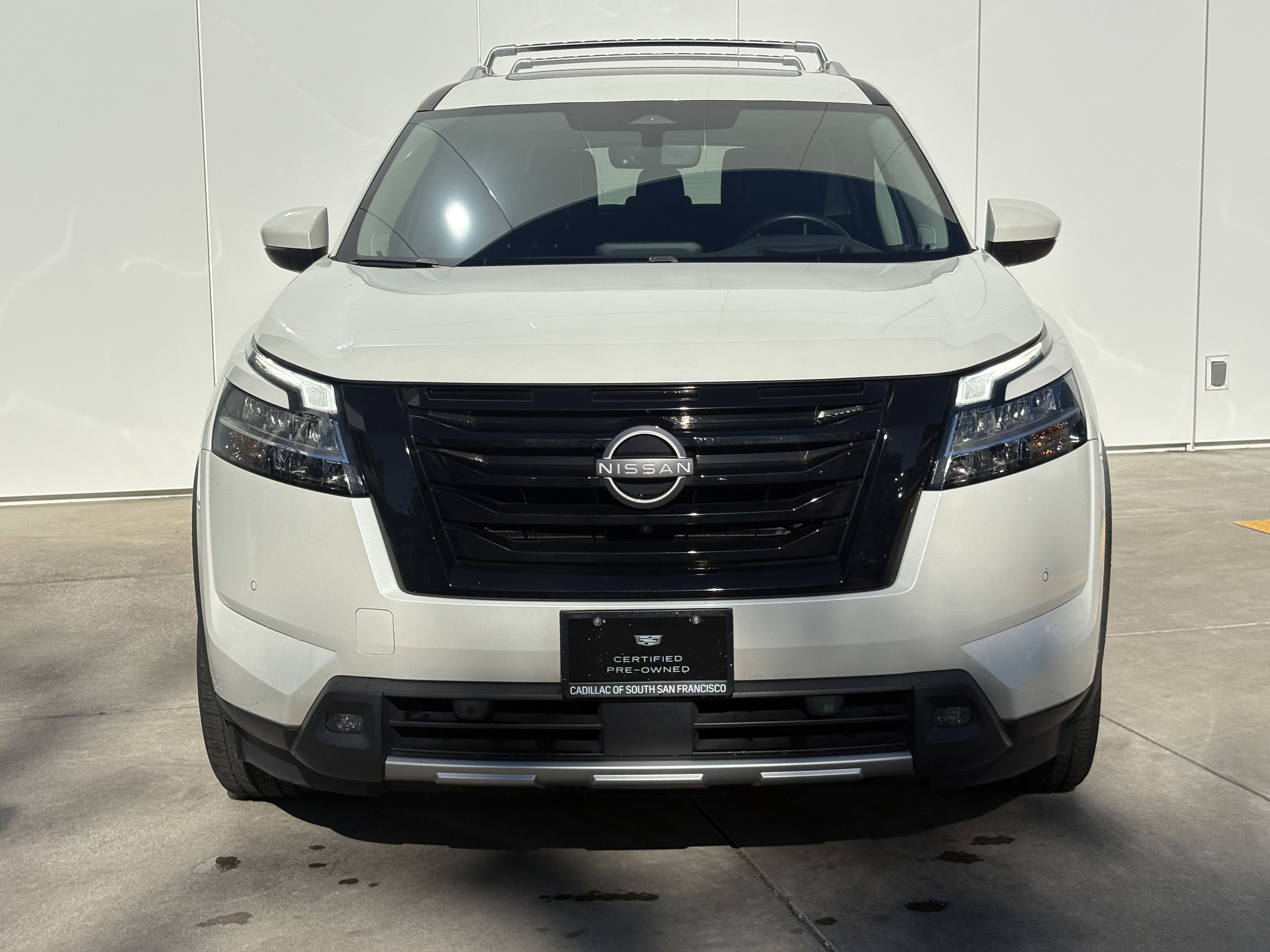 Used 2023 Nissan Pathfinder Platinum w/ Lighting Package (N93) AWD/4WD image 3