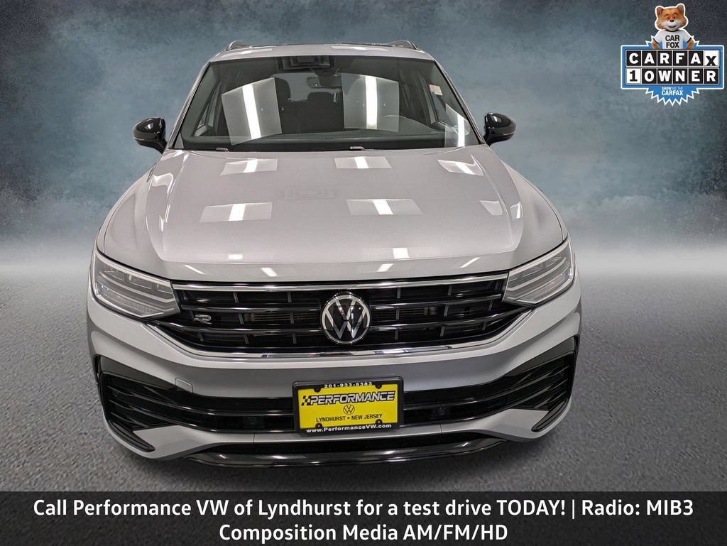 Used 2023 Volkswagen Tiguan SE R-Line AWD/4WD image 2