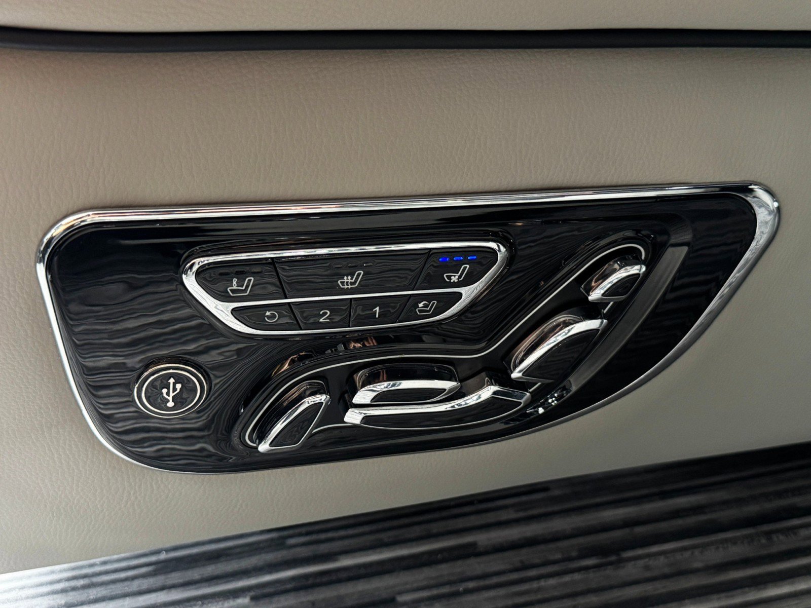 Used 2023 Mercedes-Benz Sprinter 3500 image 76