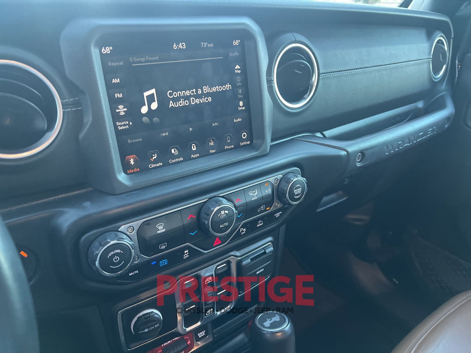 Used 2022 Jeep Wrangler Unlimited Rubicon 4xe AWD/4WD image 37