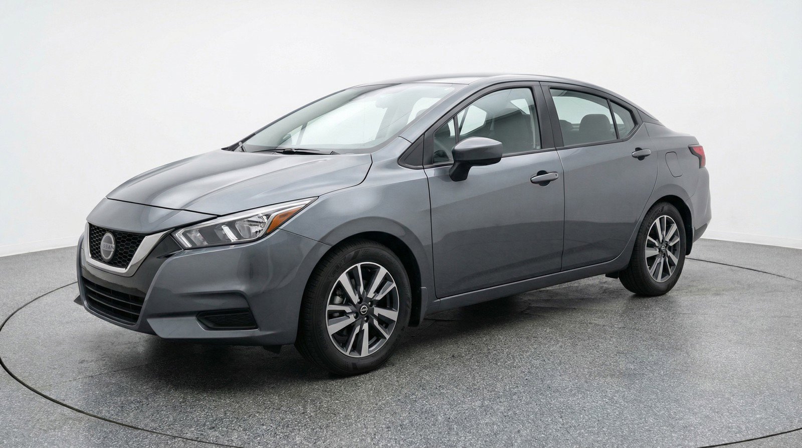 Used 2025 Nissan Versa SV image 3