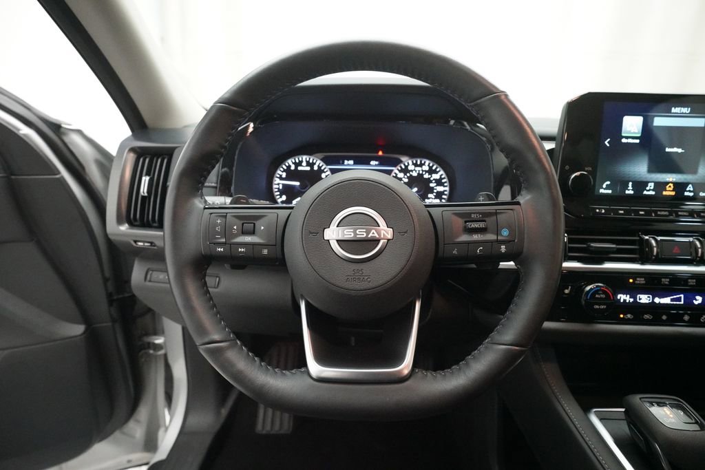 Used 2024 Nissan Pathfinder SL image 4