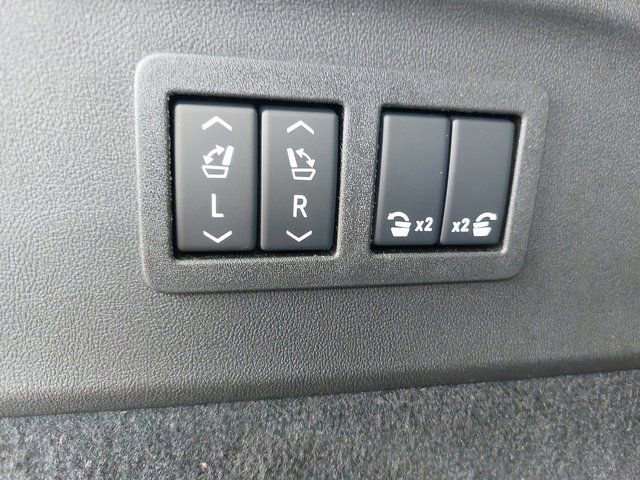 New 2025 Cadillac Escalade IQ Sport 1 w/ LPO, ONYX Package image 16