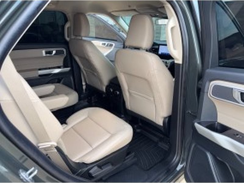 Used 2022 Ford Explorer XLT w/ Equipment Group 202A AWD/4WD image 11