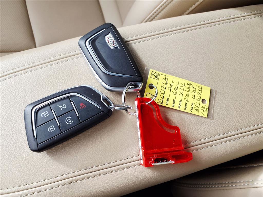 Certified 2024 Cadillac XT4 Premium Luxury image 24