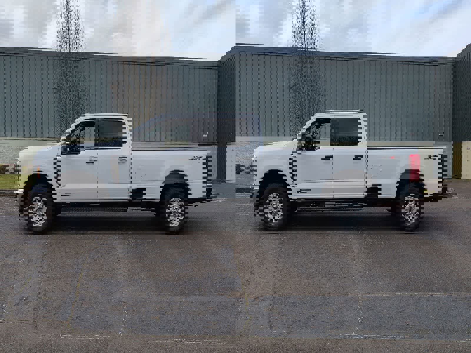 Used 2024 Ford F350 XLT image 3
