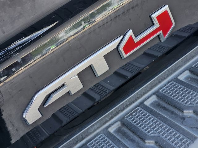 Used 2024 GMC Sierra 2500 AT4 w/ AT4 Premium Plus Package image 9