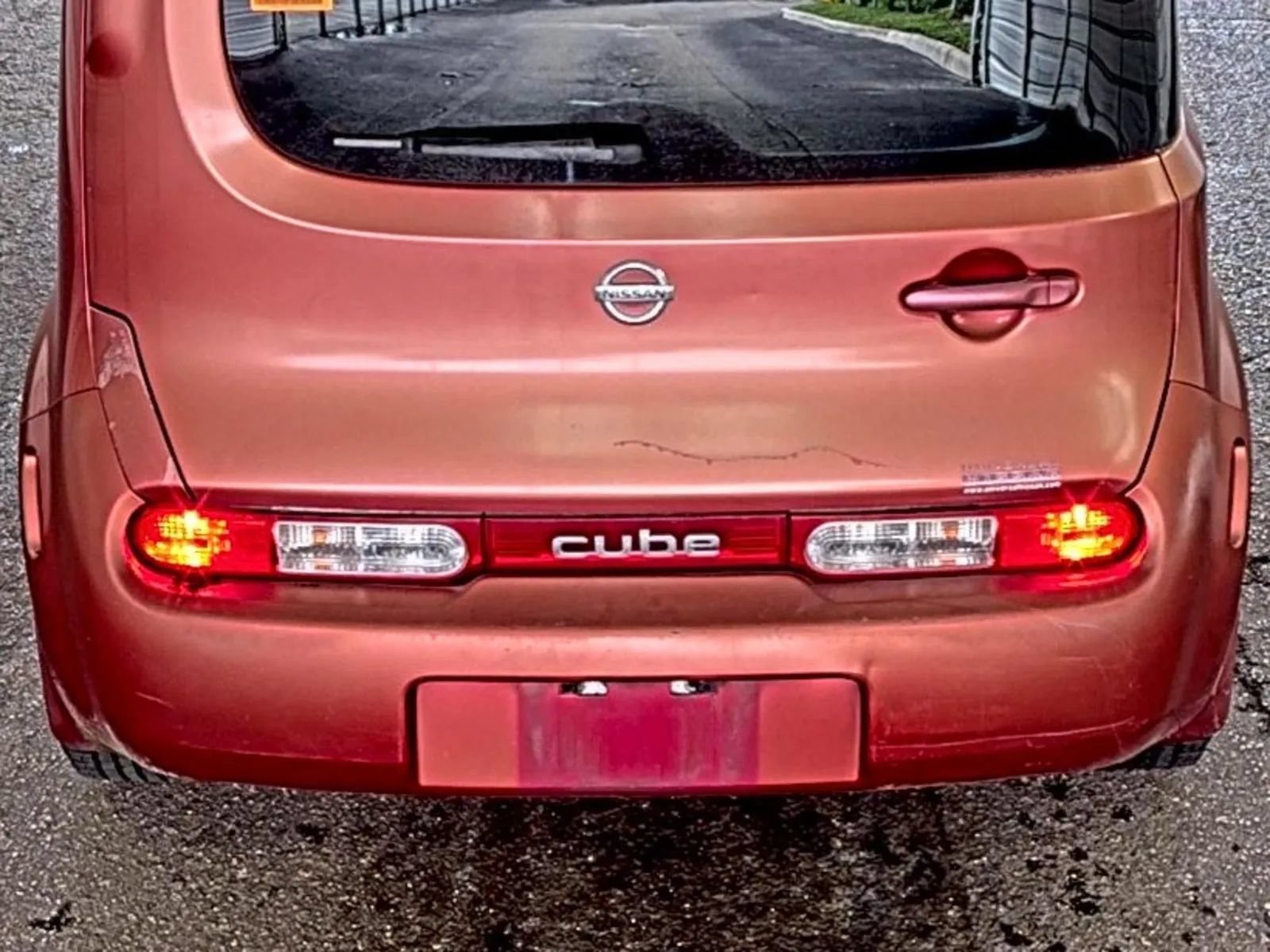 Used 2009 Nissan Cube 1.8 S w/ Interior Designer Pkg FWD image 11