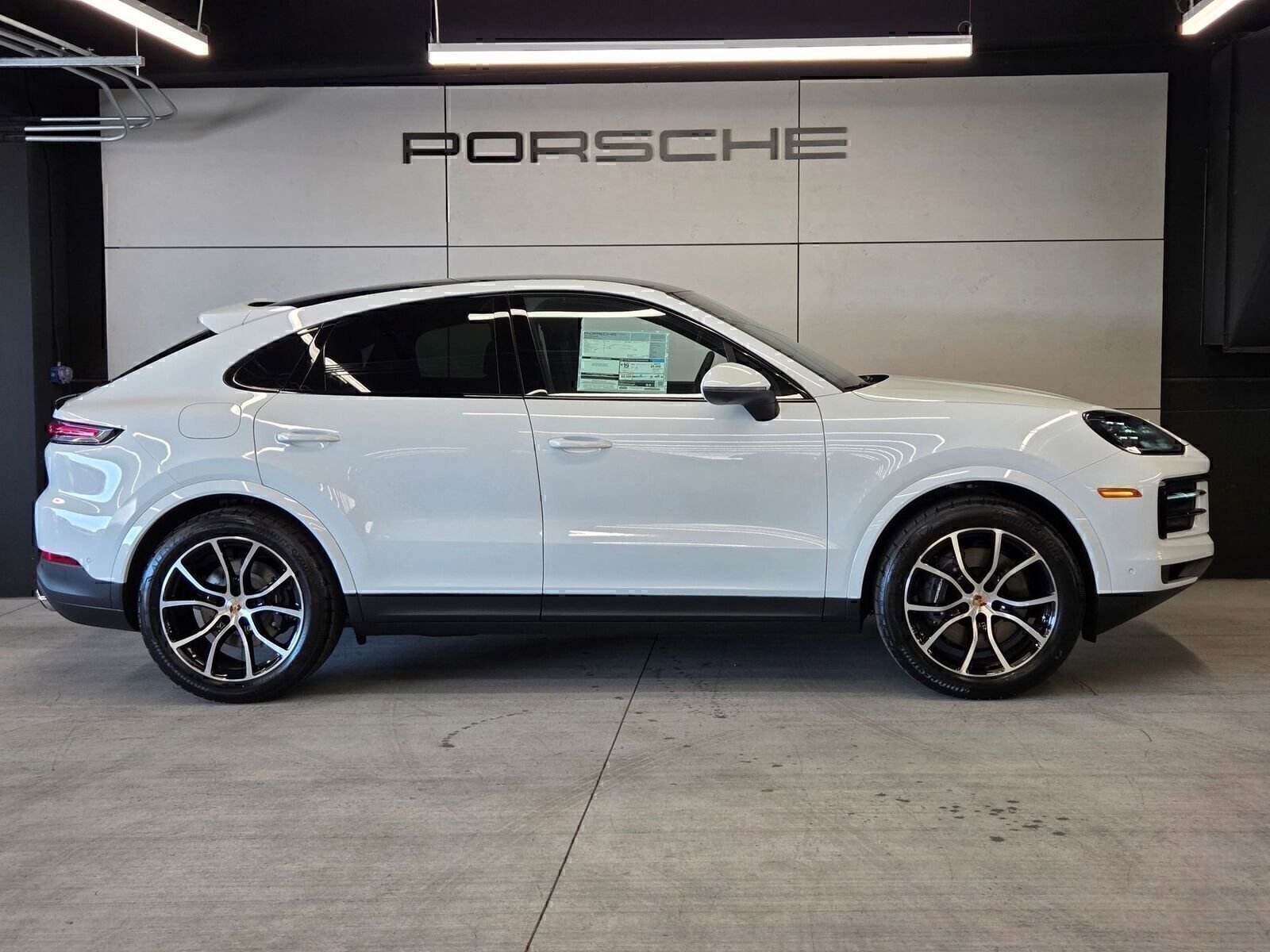 Certified 2026 Porsche Cayenne Coupe image 27