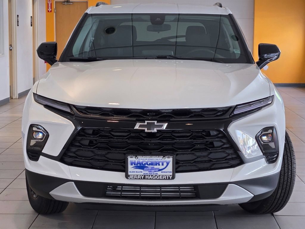 New 2026 Chevrolet Blazer LT w/ Midnight/Sport Edition FWD image 3