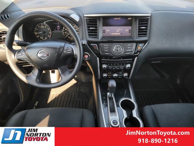 Used 2017 Nissan Pathfinder S image 27