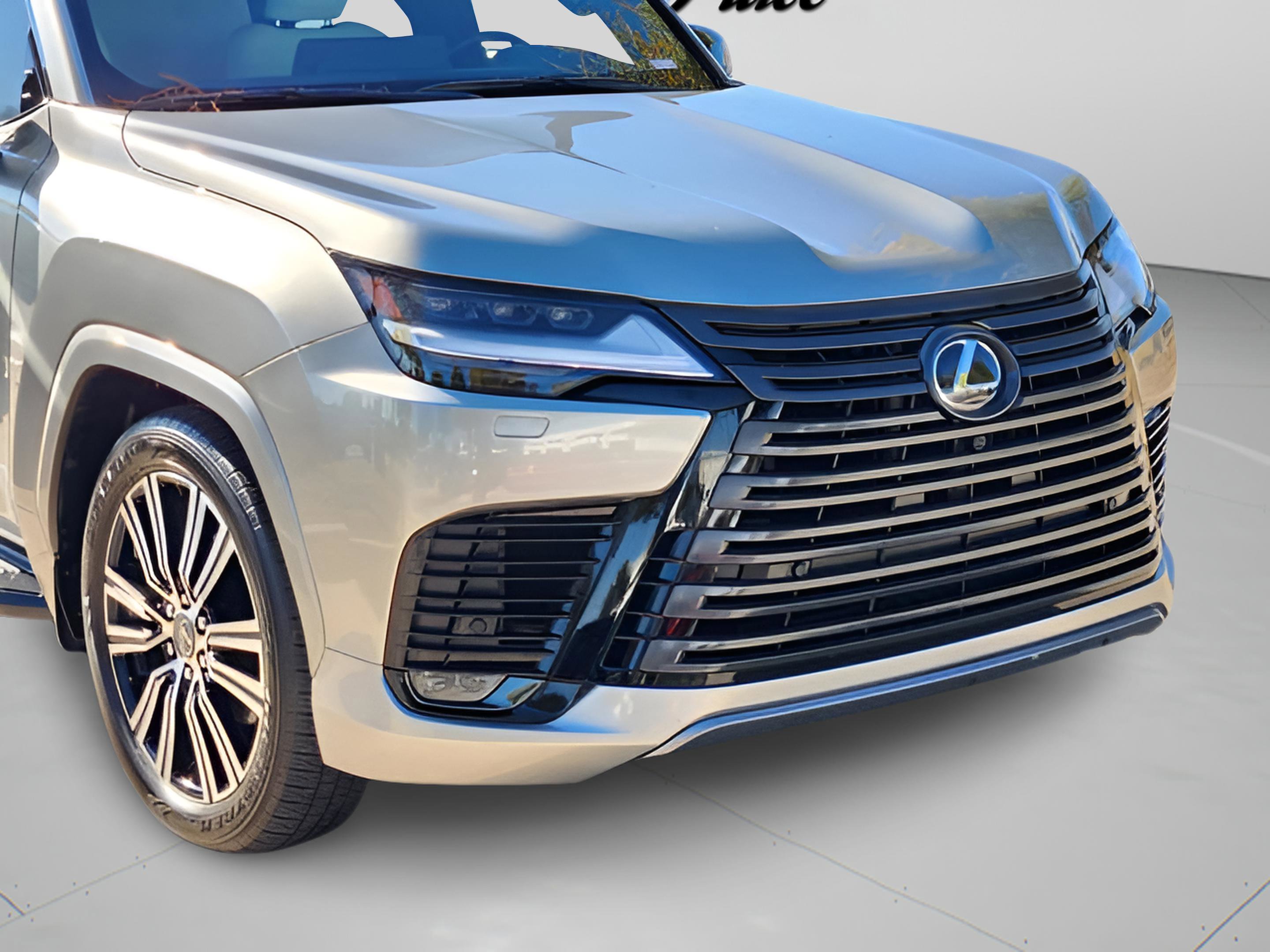 Used 2024 Lexus LX 600 4WD w/ Appearance Package image 17