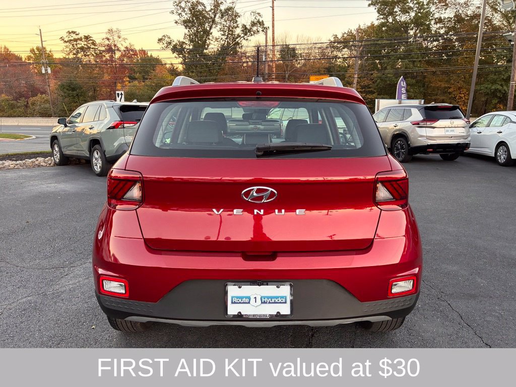 Certified 2024 Hyundai Venue Limited FWD image 6