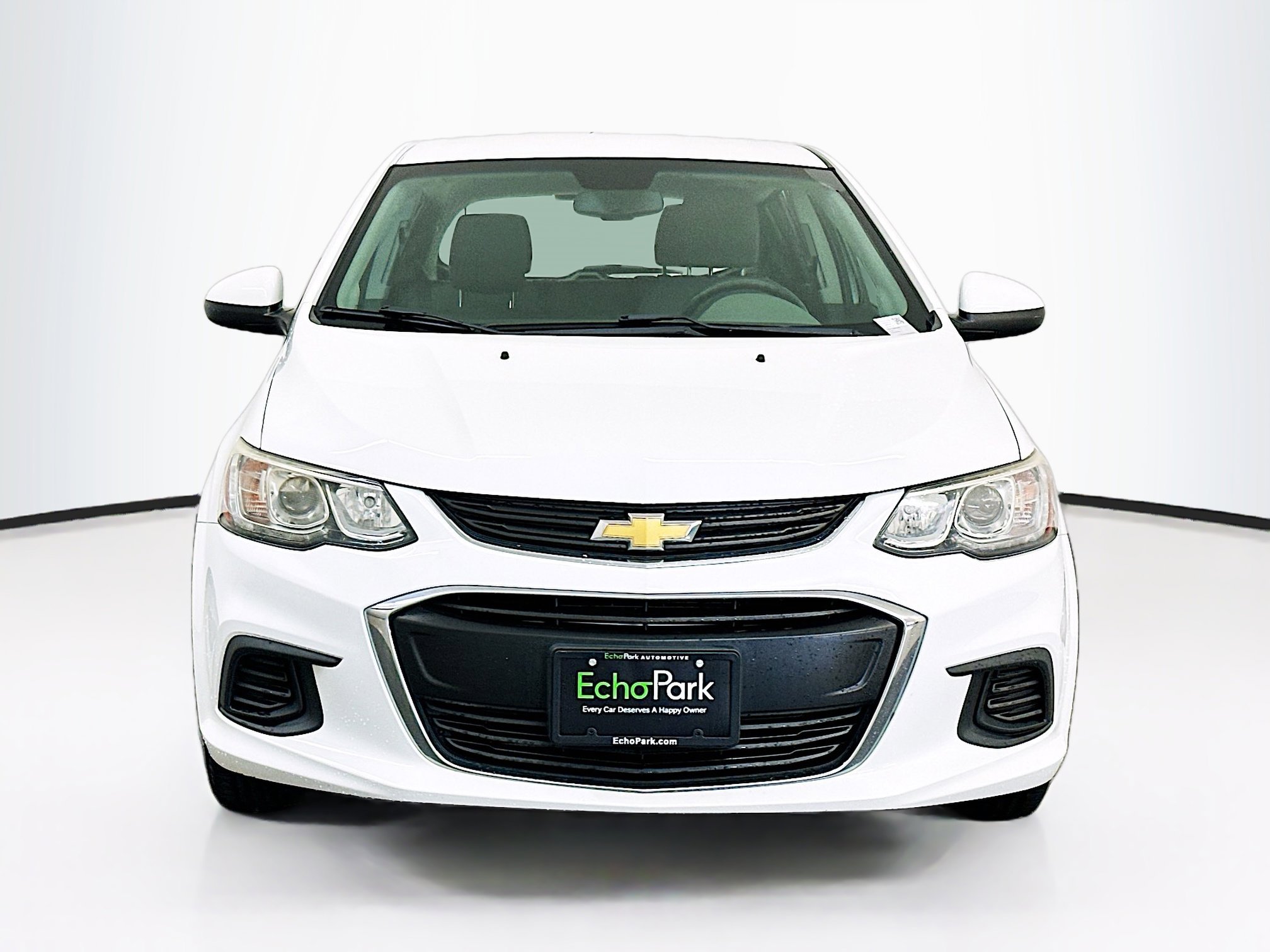 Used 2017 Chevrolet Sonic LT FWD image 2