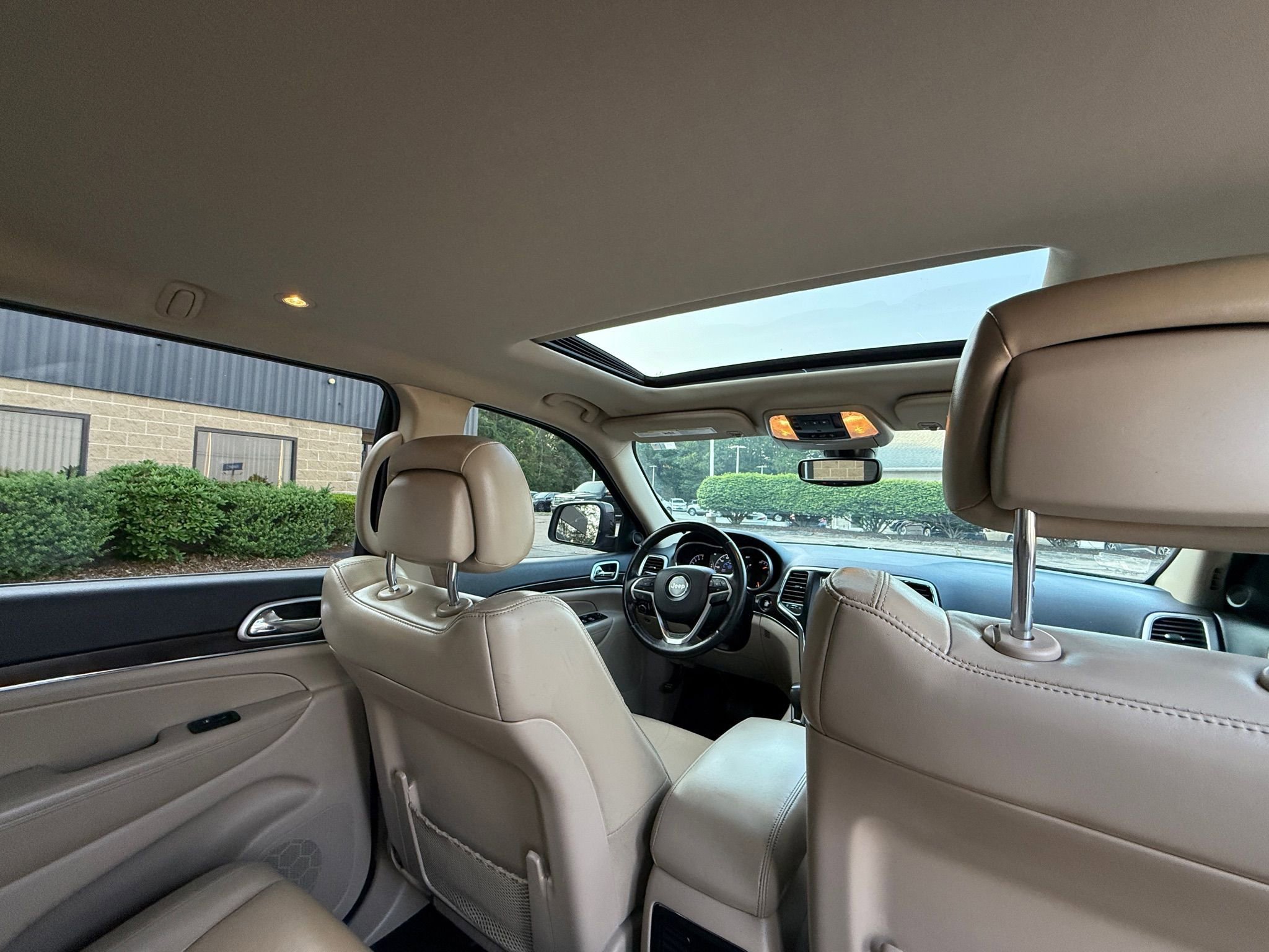 Used 2018 Jeep Grand Cherokee Limited image 18
