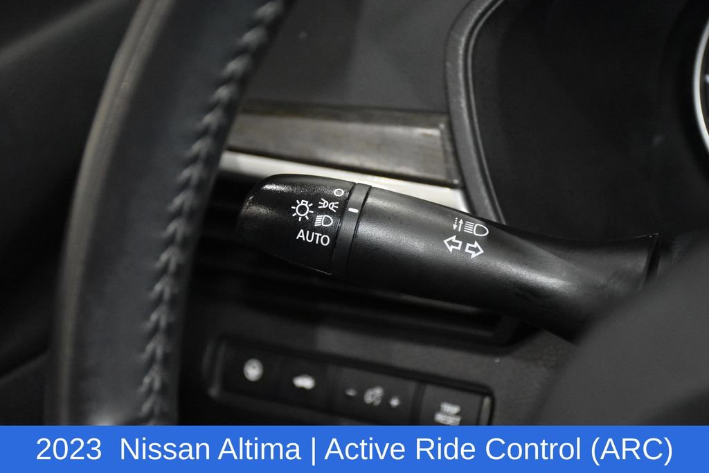 Used 2023 Nissan Altima 2.5 SV w/ SV Premium Package image 10