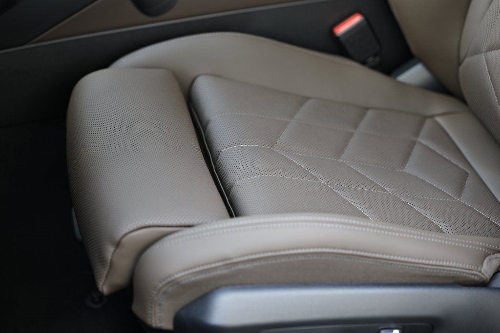 Used 2026 BMW 530i w/ Premium Package image 24