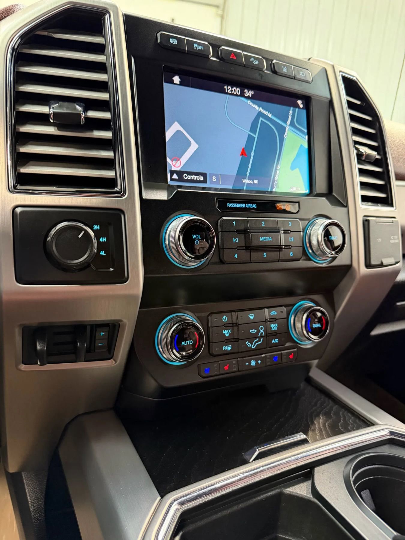 Used 2019 Ford F450 Platinum w/ Platinum Ultimate Package AWD/4WD image 22