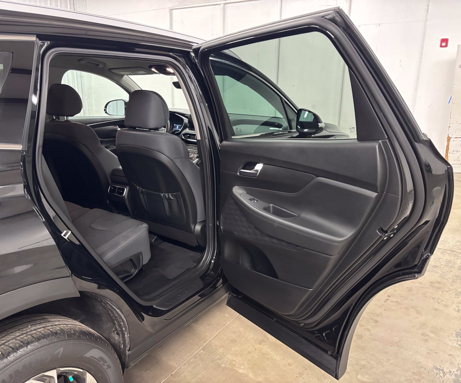 Used 2023 Hyundai Santa Fe SEL w/ Cargo Package AWD/4WD image 19