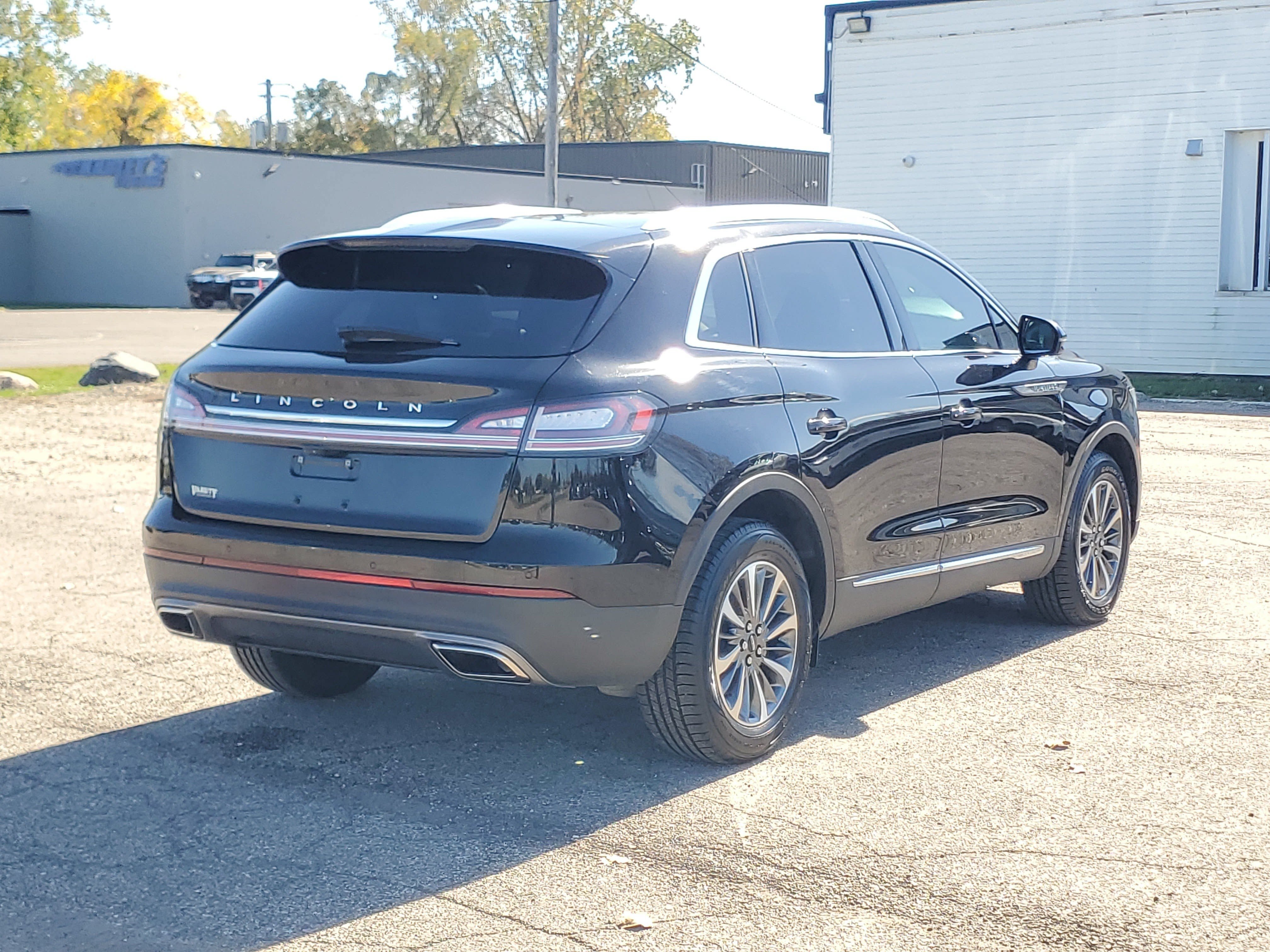 Used 2023 Lincoln Nautilus Reserve AWD/4WD image 6