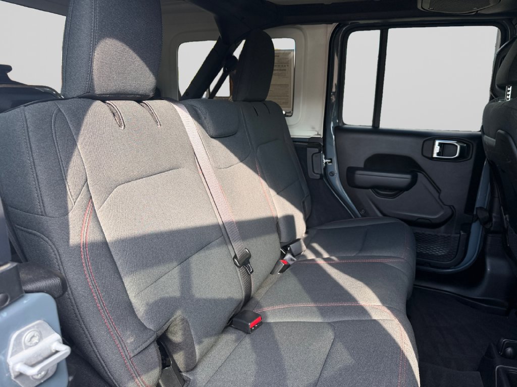 Used 2025 Jeep Wrangler Unlimited Rubicon AWD/4WD image 18