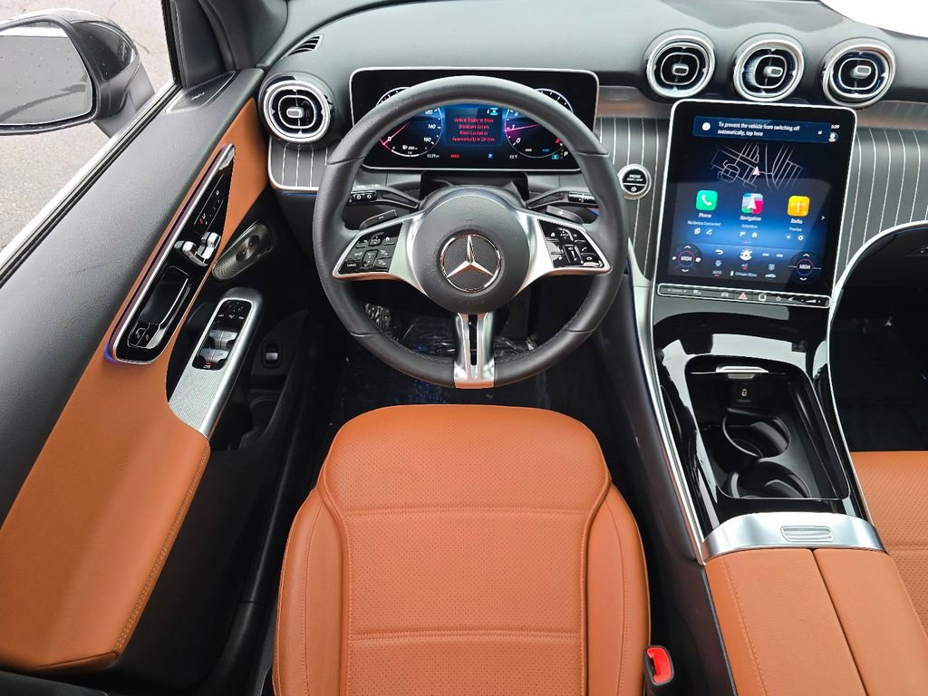 Used 2025 Mercedes-Benz GLC 300 4MATIC image 25