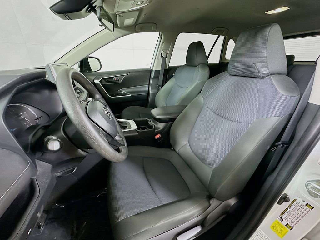 Used 2023 Toyota RAV4 LE FWD image 15