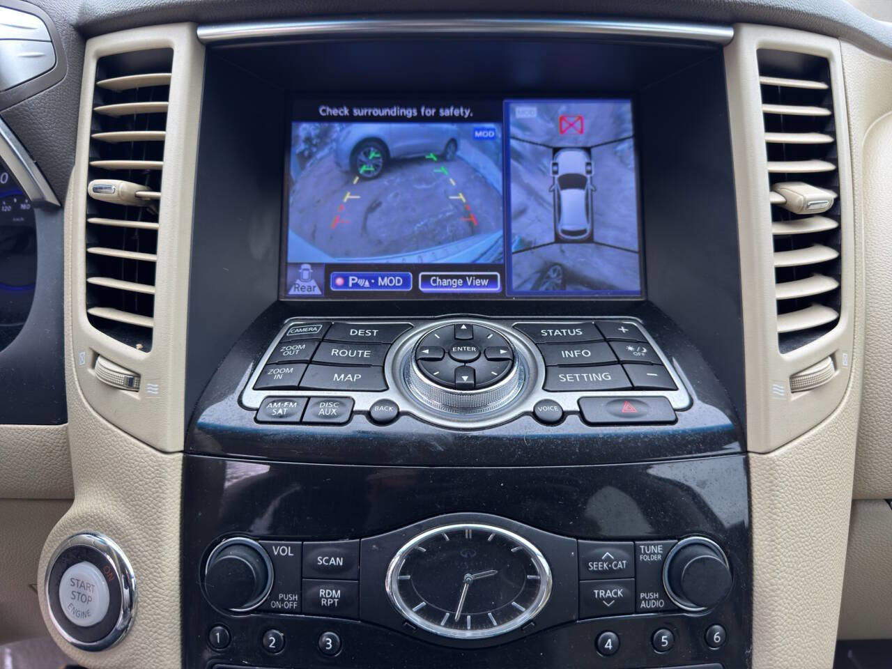 Used 2016 INFINITI QX70 AWD w/ Premium Package image 17