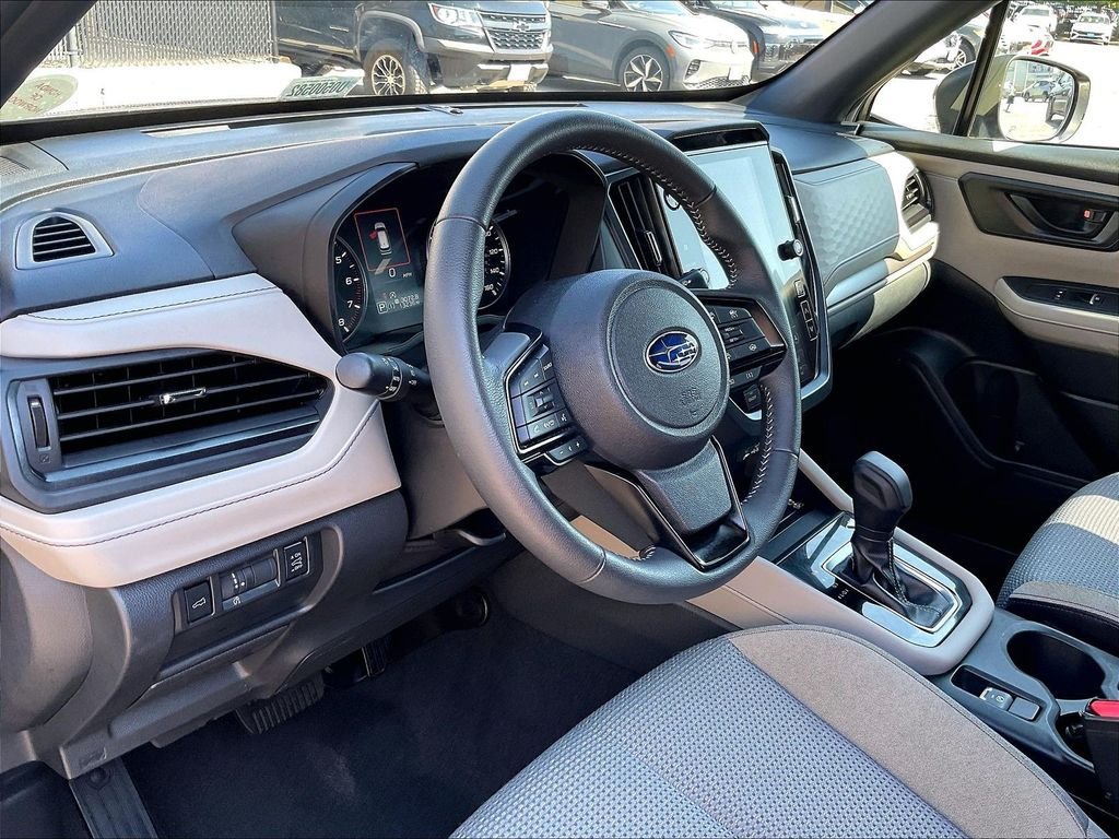 Used 2025 Subaru Forester Premium AWD/4WD image 8