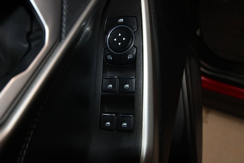 Used 2023 Ford Explorer XLT w/ Equipment Group 202A image 6