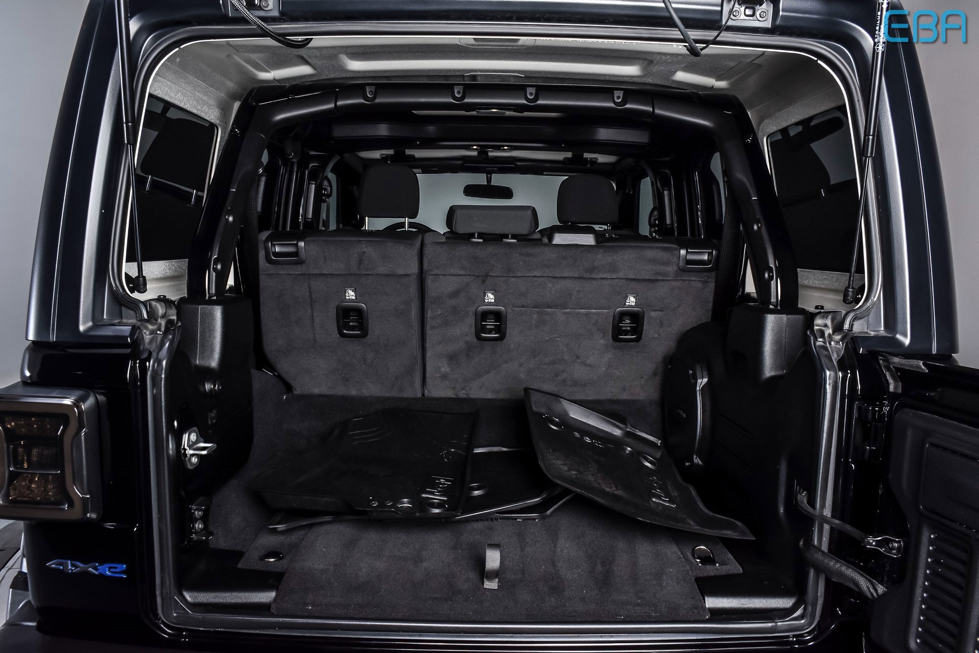 Used 2023 Jeep Wrangler Unlimited w/ Convenience Group image 14