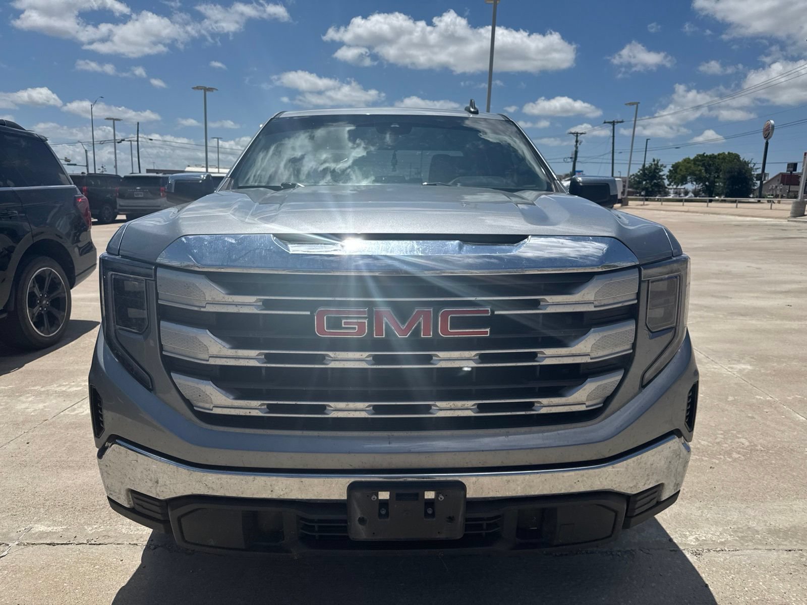 Used 2024 GMC Sierra 1500 SLE RWD image 9