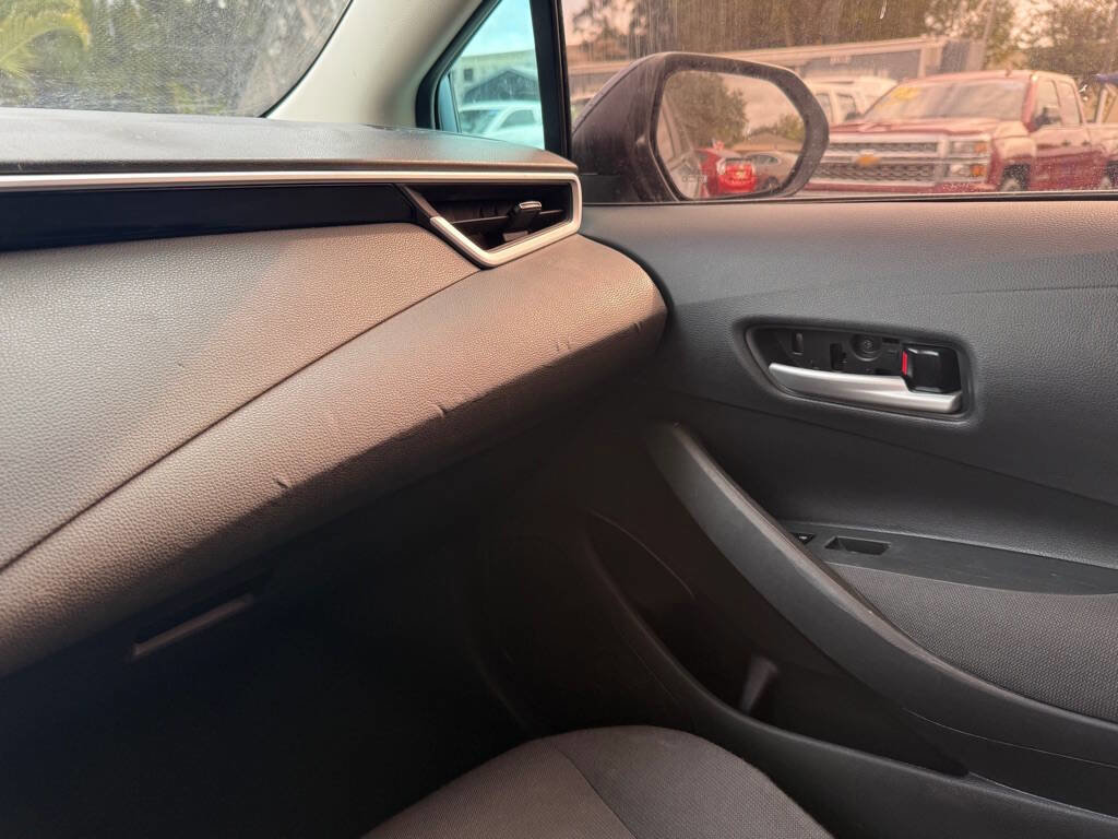 Used 2021 Toyota Corolla LE image 19