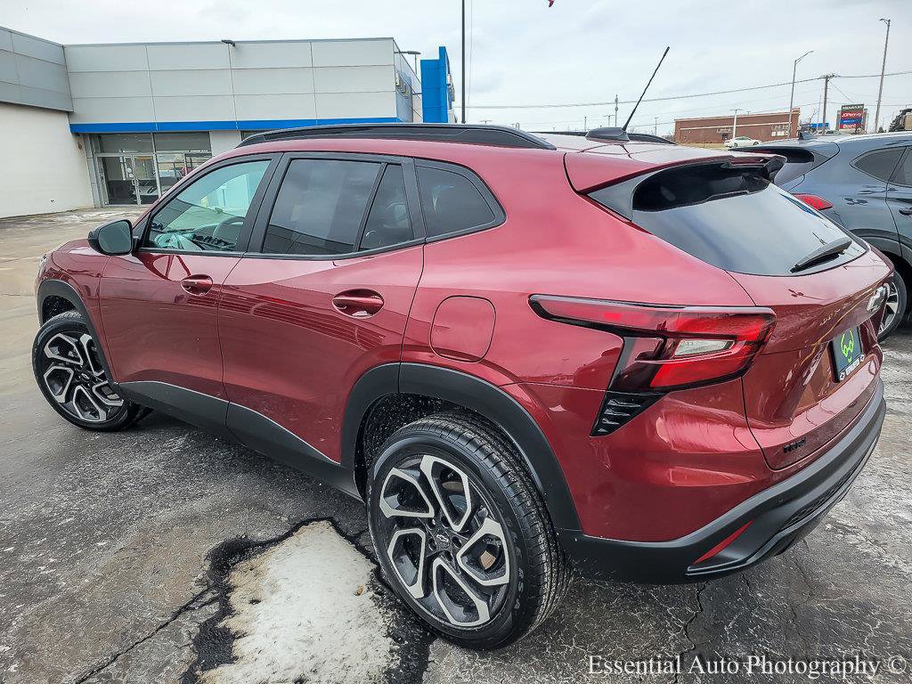 Certified 2025 Chevrolet Trax RS w/ Driver Confidence Package image 9