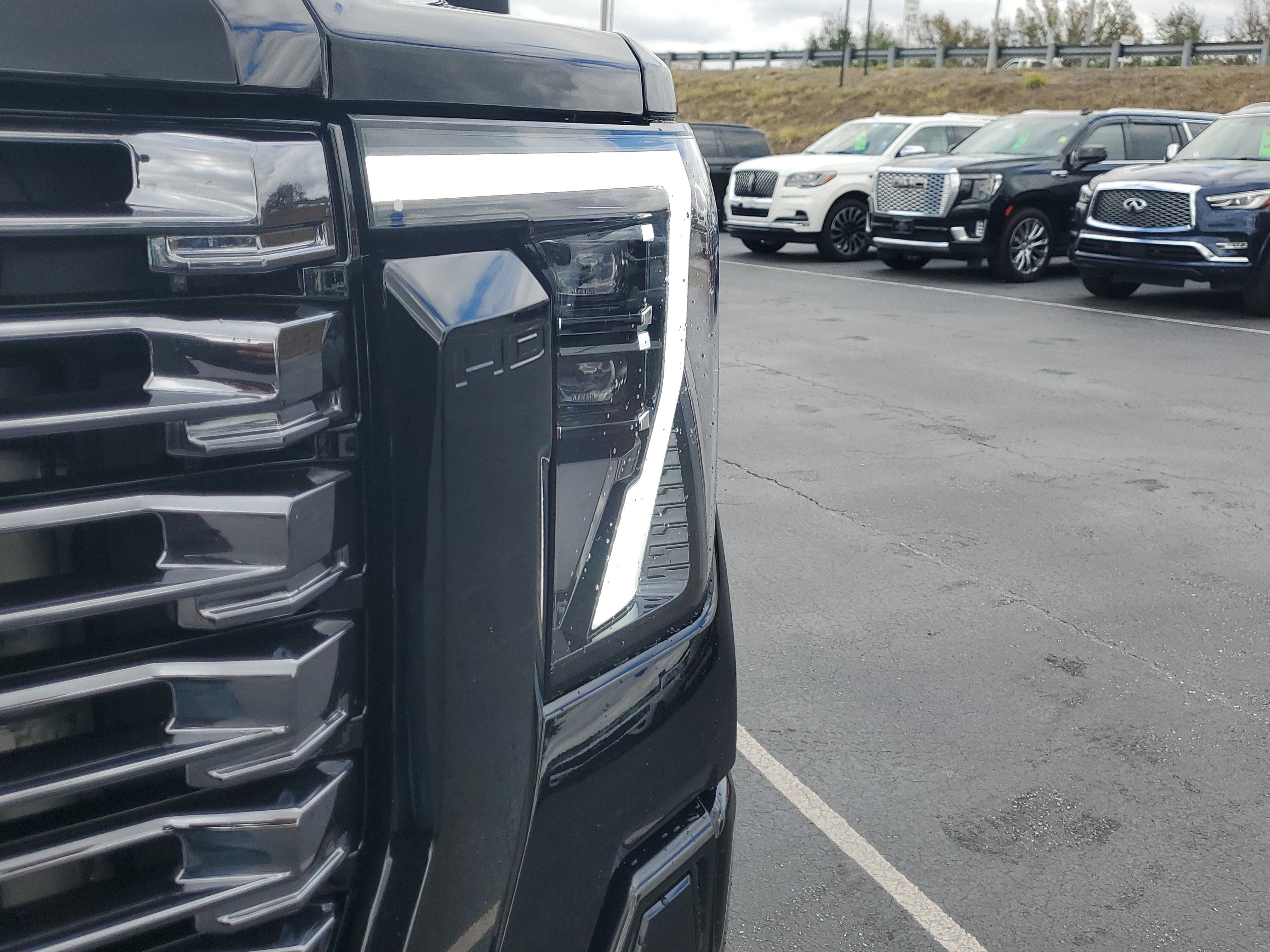 Used 2025 GMC Sierra 3500 Denali Ultimate image 3