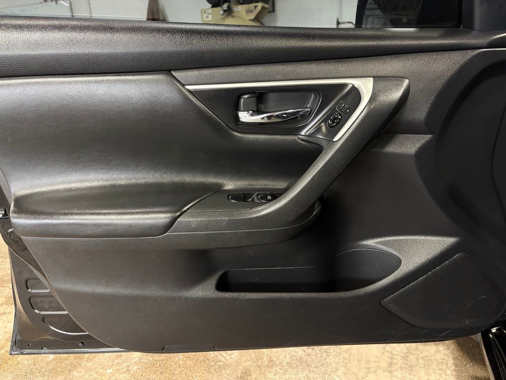 Used 2018 Nissan Altima 2.5 SV image 12