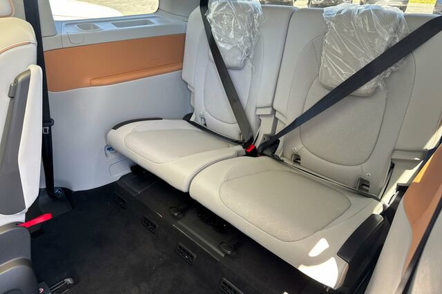 New 2025 Volkswagen ID. Buzz Pro S Plus image 15