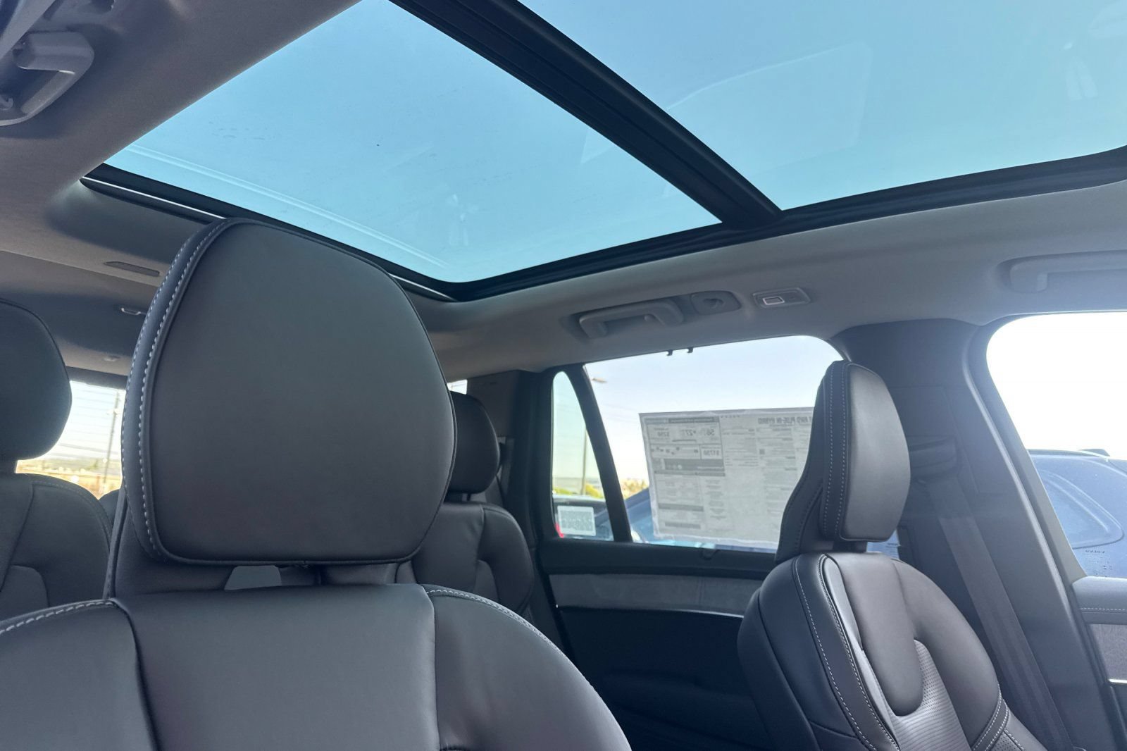 New 2026 Volvo XC90 T8 Ultra w/ Protection Package AWD/4WD image 19