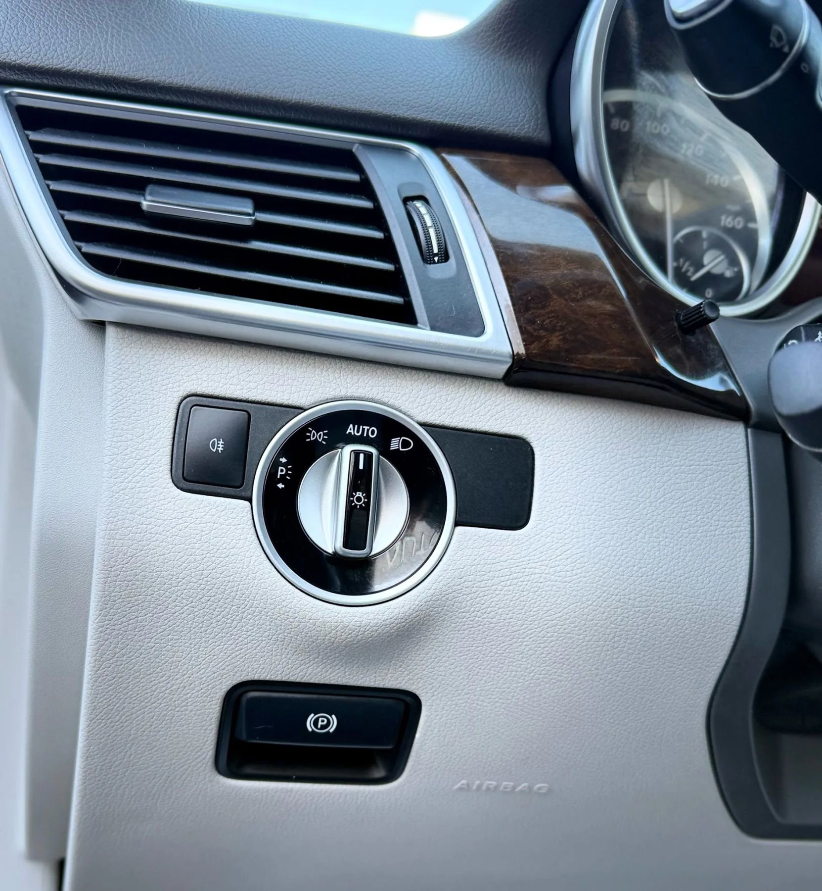 Used 2014 Mercedes-Benz ML 350 4MATIC w/ Premium 1 Package image 25