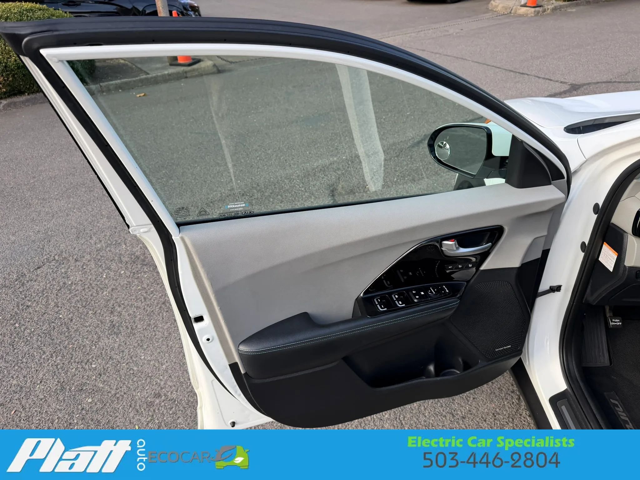 Used 2019 Kia Niro EX Premium FWD image 19